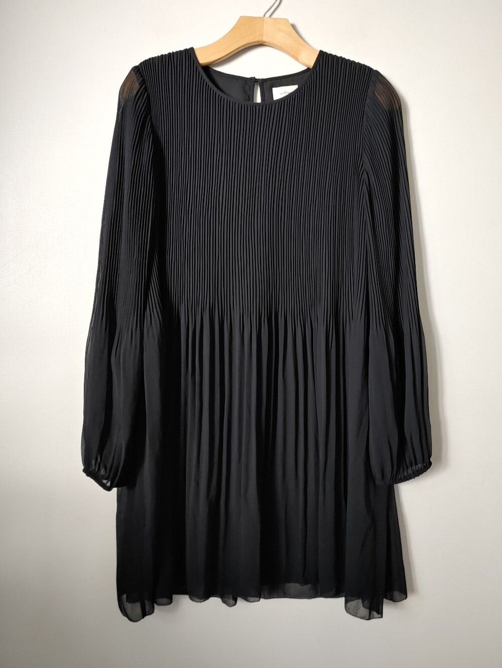 Aritzia Wilfred Daydreamer Mini Dress Size Medium Black Pleats - Picture 8 of 16